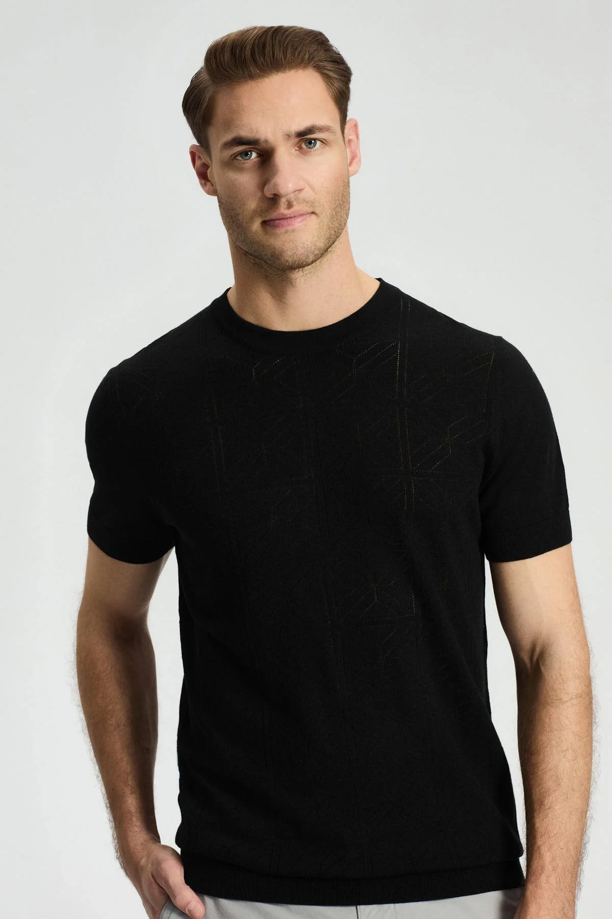 Hemington - Ajur Örgü Detaylı Bisiklet Yaka Siyah Triko T-Shirt (1)