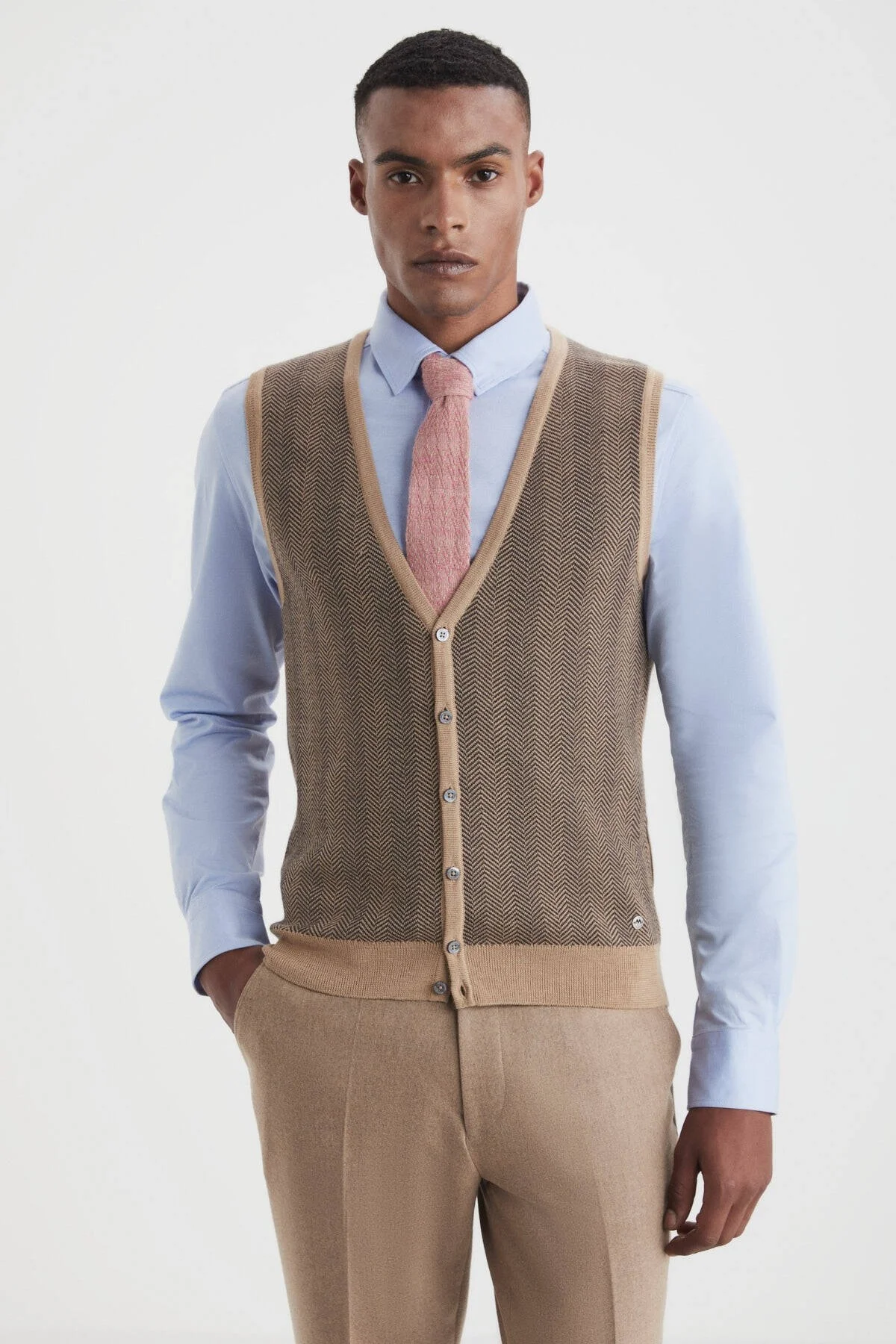 Hemington - Herringbone Desen Camel Extrafine Merino Triko Yelek (1)