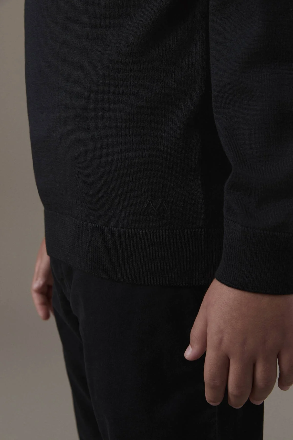 Hemington - Extrafine Merino V Yaka Siyah Çocuk Triko (4)