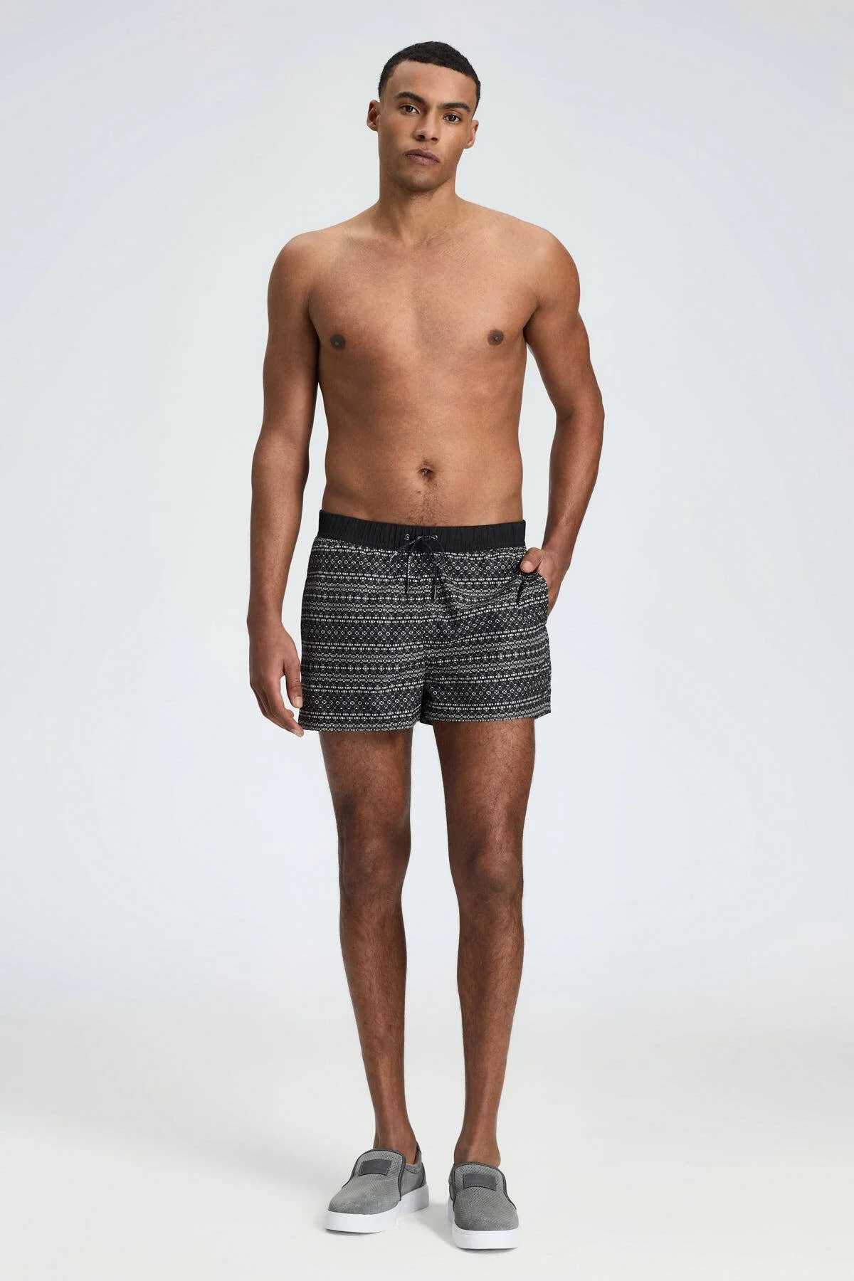 Hemington - Geometrik Desen Siyah Quick Dry Mayo (2)