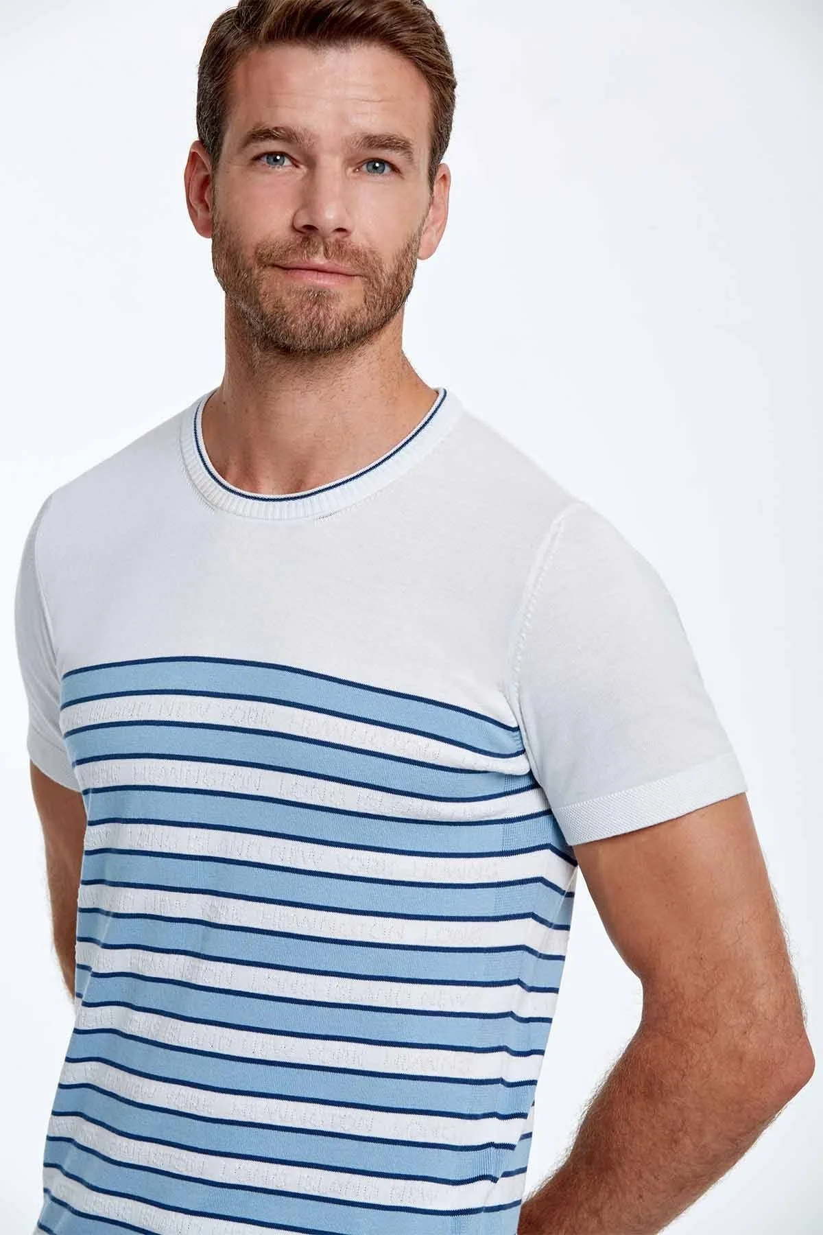 Hemington - Mavi Çizgi Desen Bisiklet Yaka Beyaz Triko T-Shirt (1)
