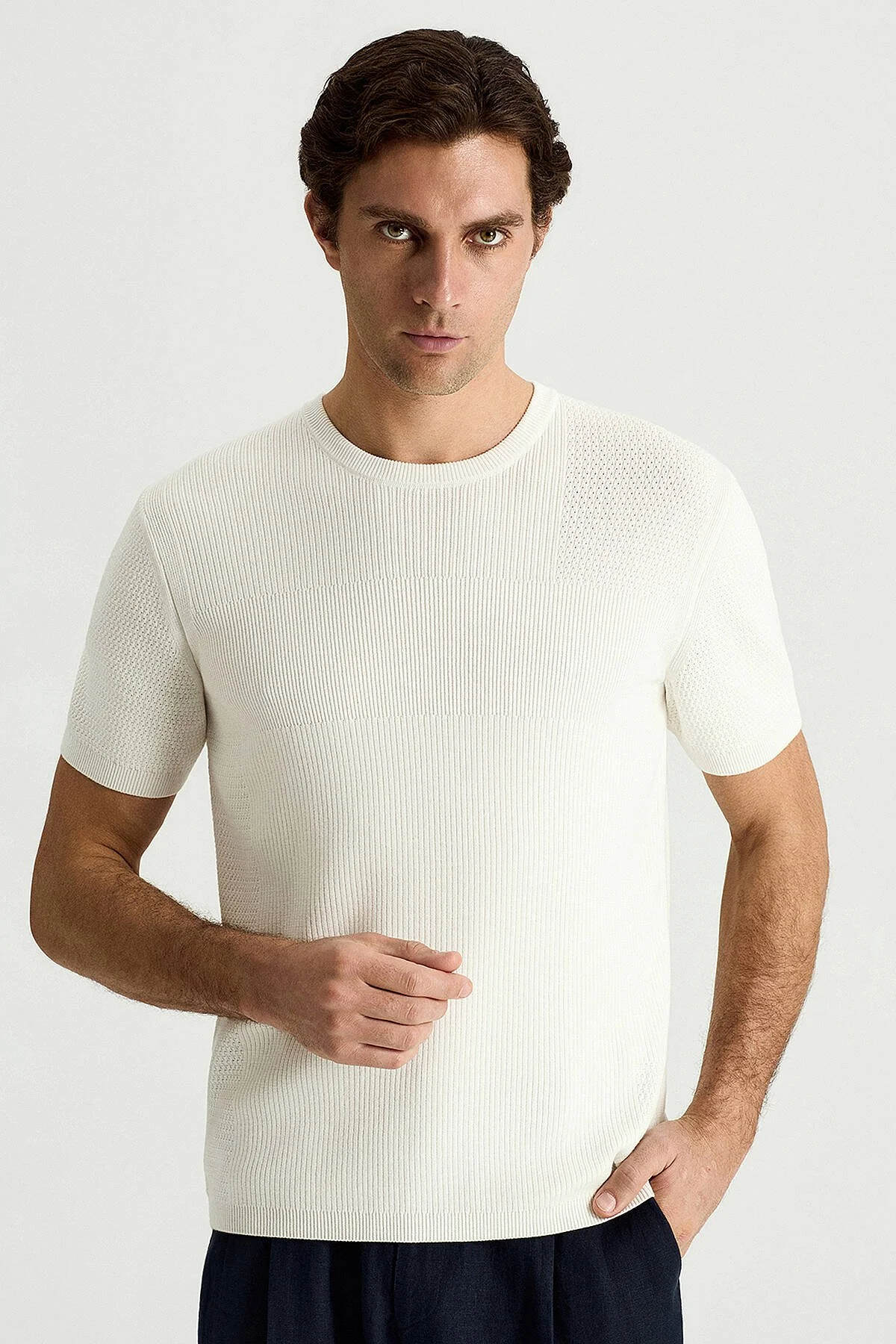 Hemington - Modal Pamuk Karışım Fitilli Örgü Detaylı Beyaz T-Shirt (1)