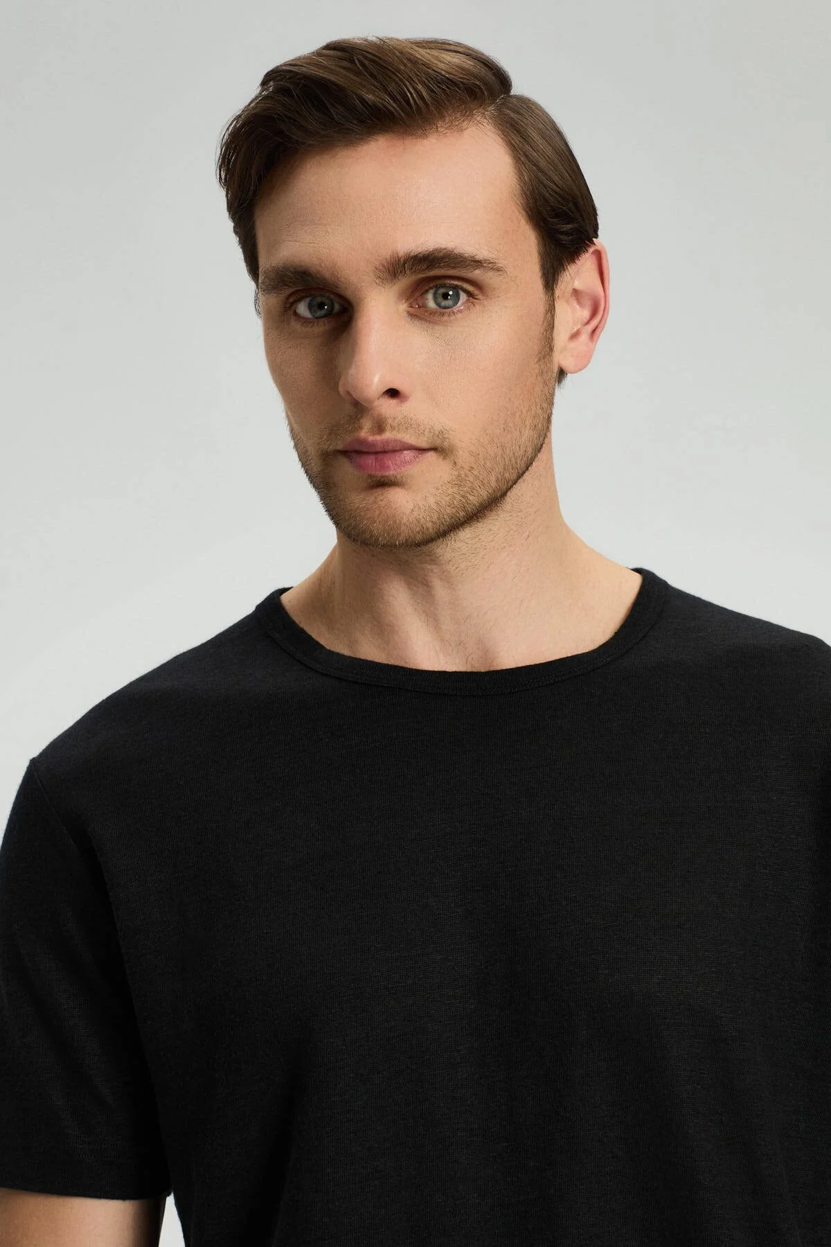 Hemington - Saf Keten Siyah Bisiklet Yaka T-Shirt (3)