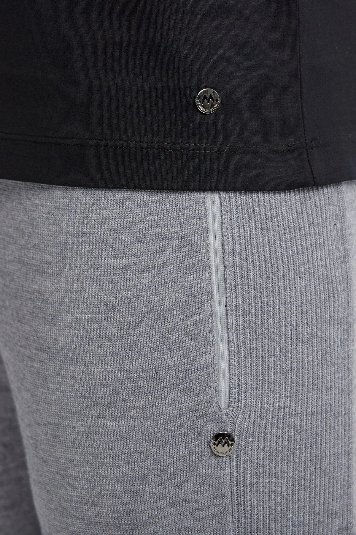 Hemington - V Yaka Siyah Basic T-Shirt (7)