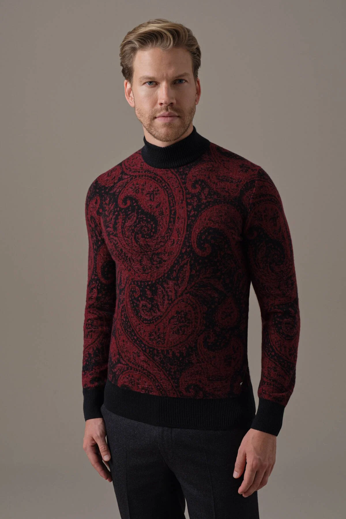 Hemington - Ultrafine Kaşmir Lupetto Yaka Paisley Desen Siyah-Bordo Kazak (1)