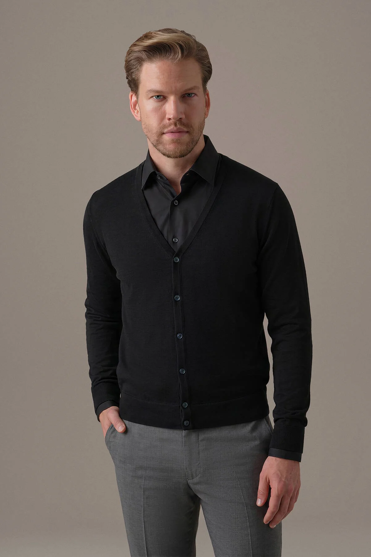 Hemington - Ultrafine Merino Yünü Siyah Triko Hırka (1)