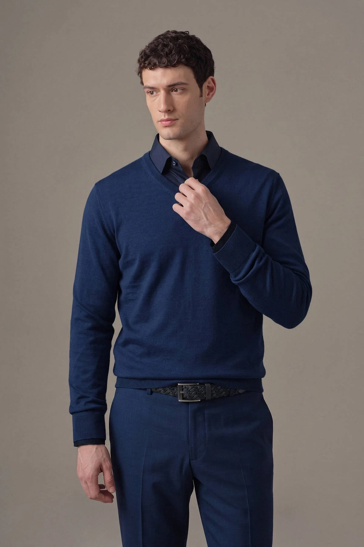 Hemington - Ultrafine Merino Yünü V Yaka Mavi Triko (1)