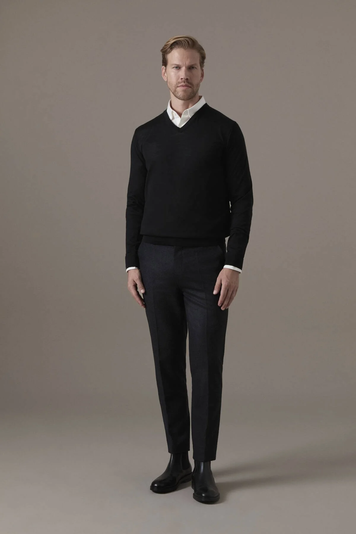 Hemington - Ultrafine Merino Yünü V Yaka Siyah Triko (2)