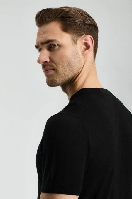 Ajur Örgü Detaylı Bisiklet Yaka Siyah Triko T-Shirt