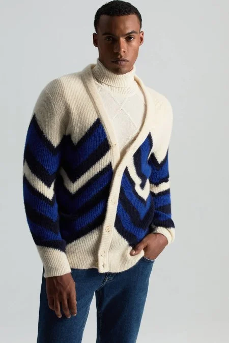 Alpaka Yün Kaşmir Karışım Zigzag Desen Bej Lacivert Düğmeli Hırka Alpaka Yün Kaşmir Karışım Zigzag Desen Bej Lacivert Düğmeli Hırka