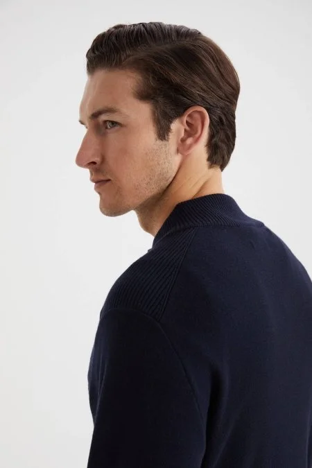 Arma Detaylı Fermuarlı Lacivert Triko Spor Ceket