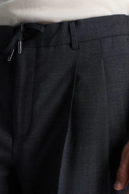 Bağcıklı Koyu Mavi Pileli Yün Chino Jogger Pantolon