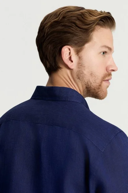 Düğmeli Yaka Saf Keten Lacivert Gömlek