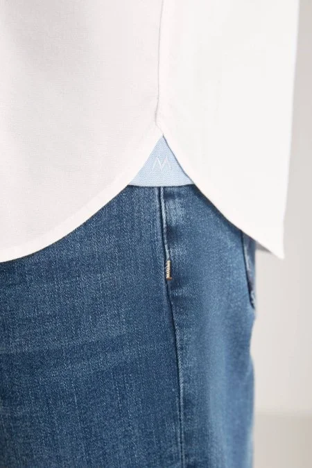 Düğmeli Yaka Saf Pamuk Beyaz Gömlek