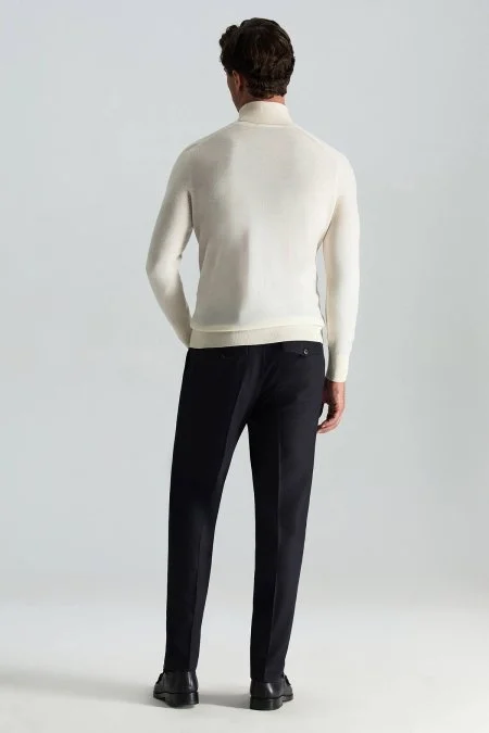 Ekru Boğazlı Slim Fit Merino Yün Triko
