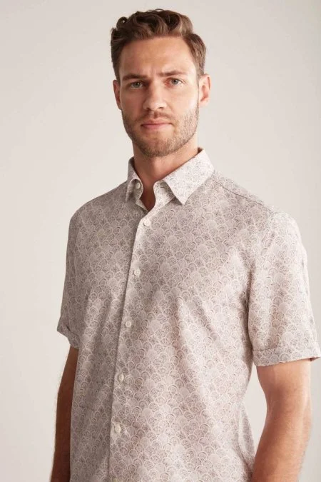 Etnik Desen Krem Rengi Gizli Düğme Kısa Kollu Tencel Gömlek