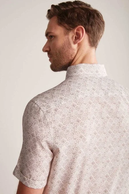 Etnik Desen Krem Rengi Gizli Düğme Kısa Kollu Tencel Gömlek