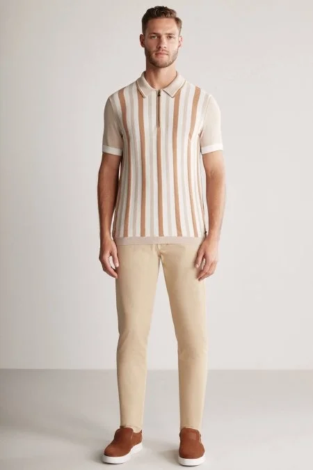 Fermuar Detaylı Çizgi Desen Krem Rengi Triko Polo