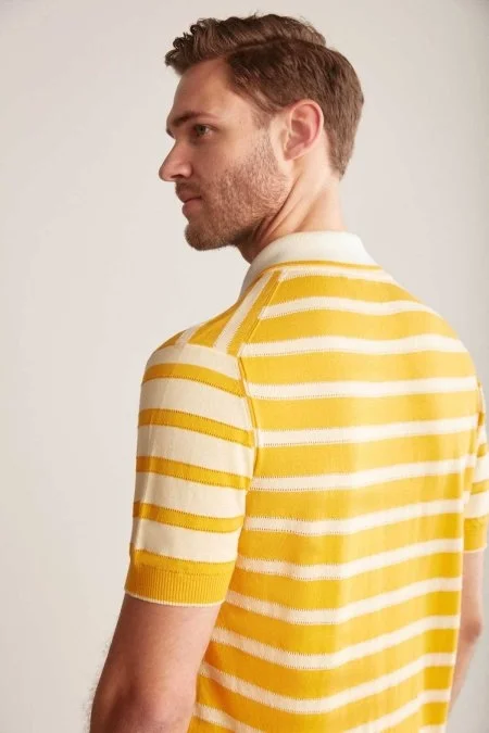 Fermuar Detaylı Çizgi Desen Sarı Triko Polo