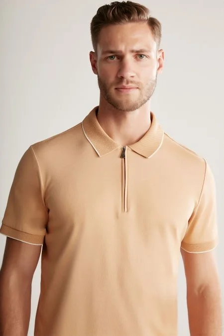Fermuar Detaylı Kum Rengi Polo Yaka T-Shirt