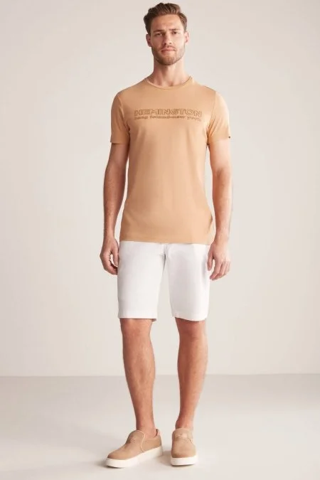 Hemington Kabartma Baskılı Kum Rengi Pima Pamuk T-Shirt