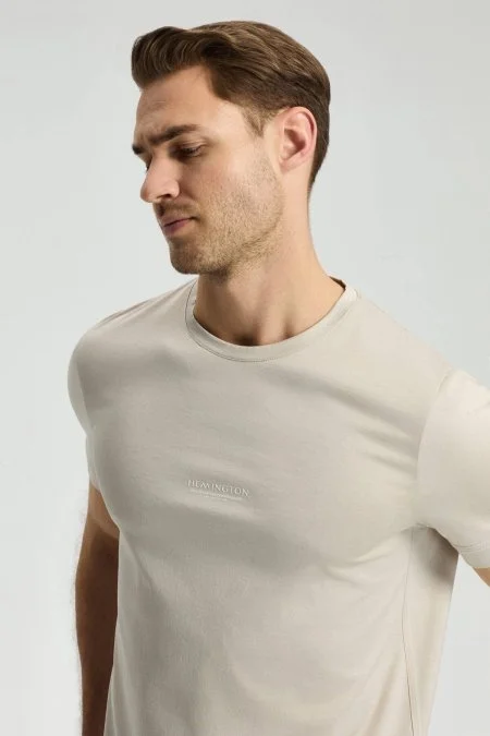 Hemington Baskılı Merserize Pamuk Açık Bej Bisiklet Yaka T-Shirt
