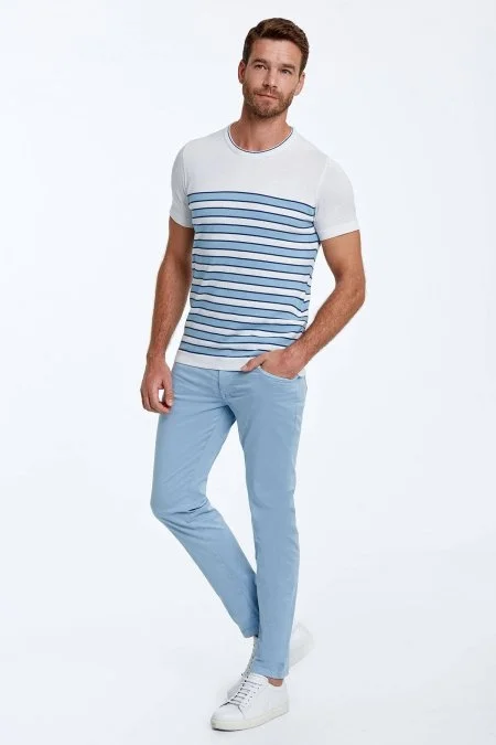 Mavi Çizgi Desen Bisiklet Yaka Beyaz Triko T-Shirt