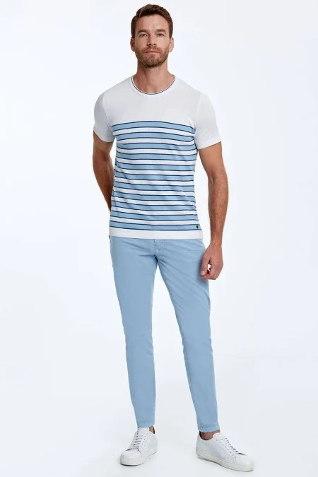 Mavi Çizgi Desen Bisiklet Yaka Beyaz Triko T-Shirt