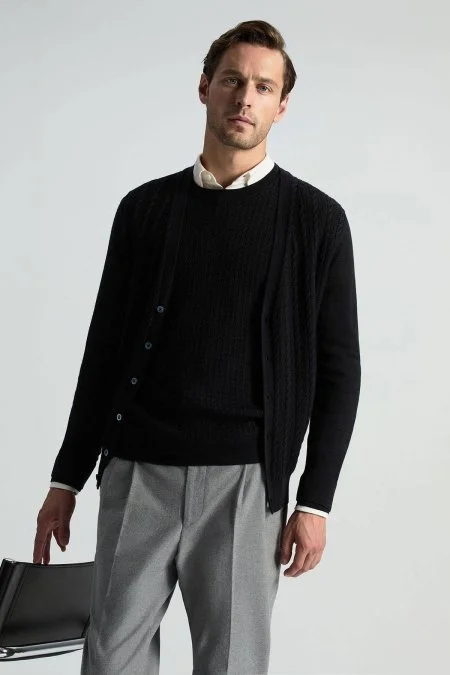 Merino Yün İpek Karışım Örgü Desen Siyah Triko