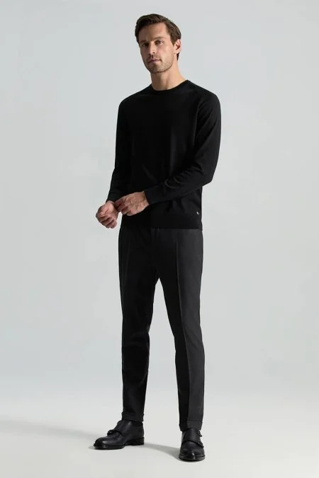 Merino Yün Siyah Bisiklet Yaka Triko