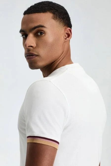 Nakış Logolu Pike Örgü Beyaz Bisiklet Yaka T-Shirt