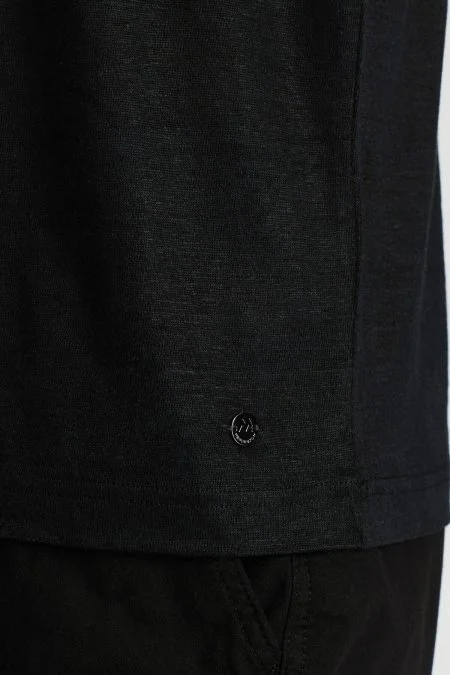 Saf Keten Bisiklet Yaka Siyah Basic T-Shirt