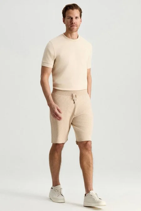 Saf Pamuk Şerit Detaylı Cepleri Fermuarlı Bej Triko Şort