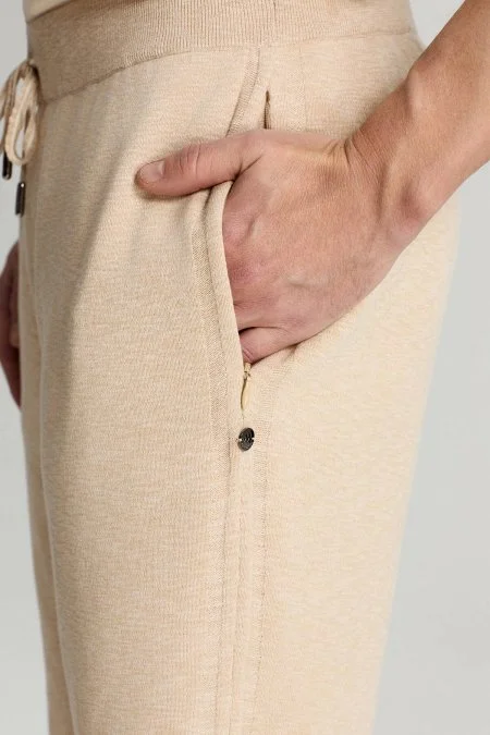 Saf Pamuk Şerit Detaylı Cepleri Fermuarlı Bej Triko Şort