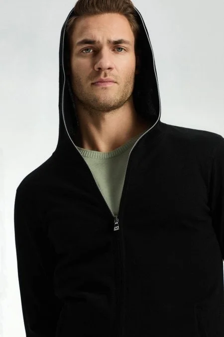 Slim Fit Siyah Kapüşonlu İnce Hırka