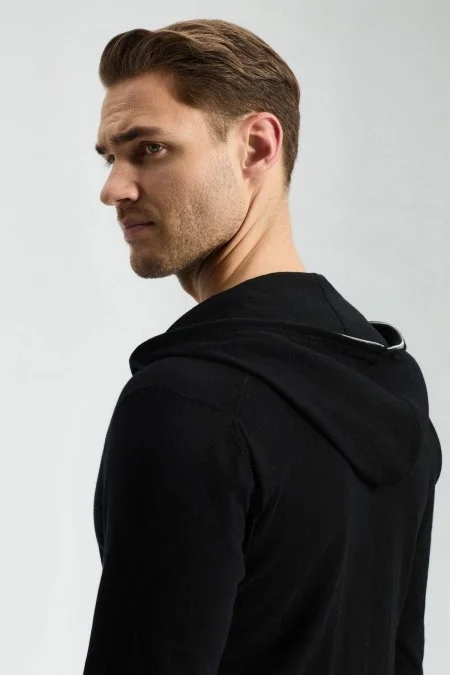 Slim Fit Siyah Kapüşonlu İnce Hırka