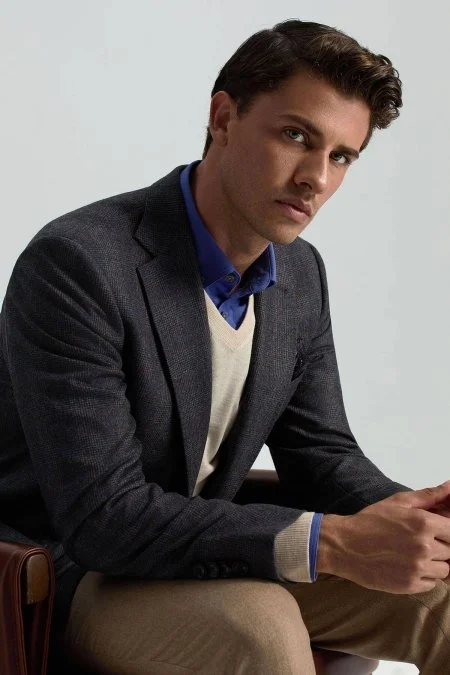 V Yaka Açık Bej Merino Yün Triko