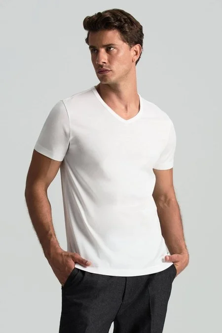 Beyaz V Yaka Basic T-Shirt Beyaz V Yaka Basic T-Shirt