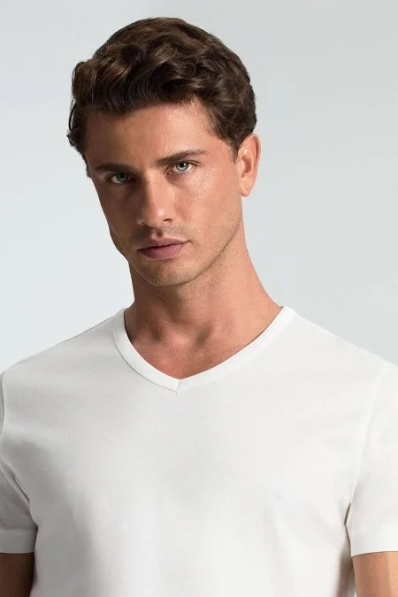 Beyaz V Yaka Basic T-Shirt