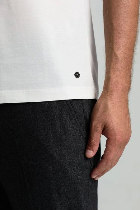 Beyaz V Yaka Basic T-Shirt