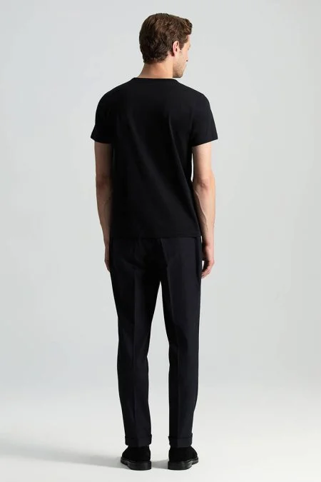 Siyah V Yaka Basic T-Shirt