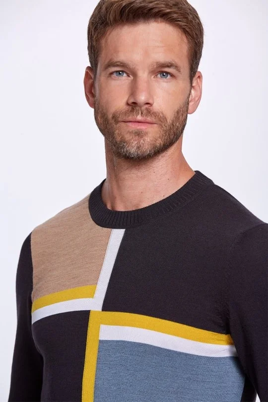 Çizgi Desen Yarım Balıkçı Yaka Siyah Triko