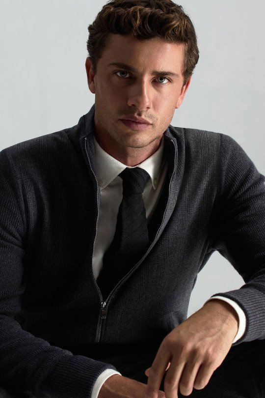 Çizgi Desenli Siyah Örgü Kravat