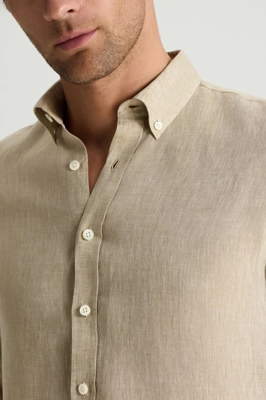 Hemington - Düğmeli Yaka Saf Keten Taş Rengi Gömlek (4)