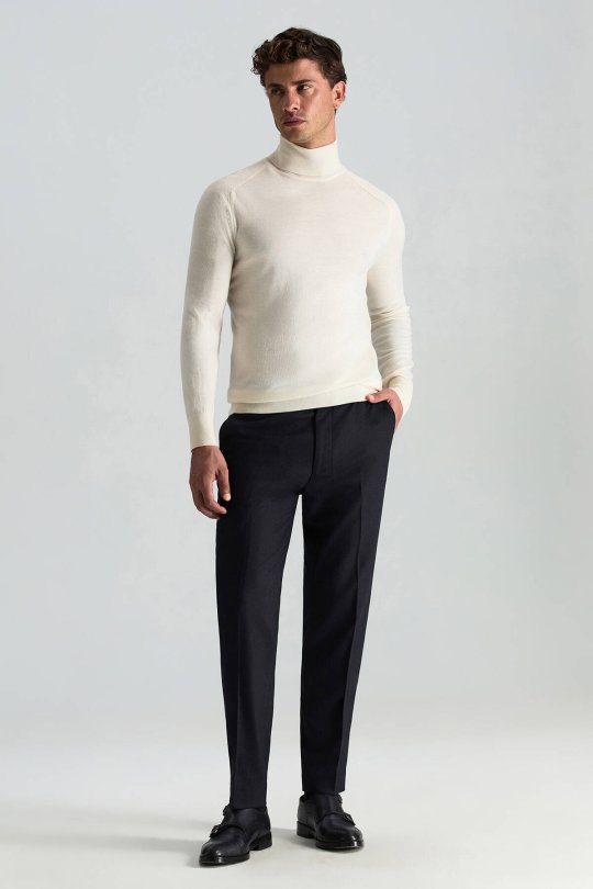 Ekru Boğazlı Slim Fit Merino Yün Triko