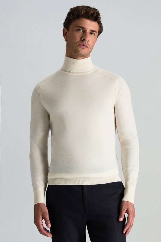 Ekru Boğazlı Slim Fit Merino Yün Triko