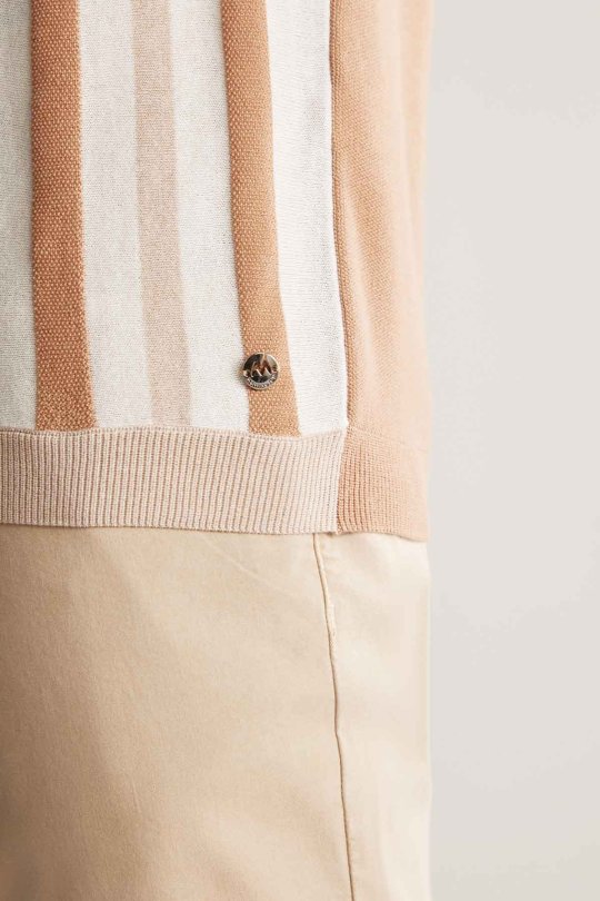 Fermuar Detaylı Çizgi Desen Krem Rengi Triko Polo