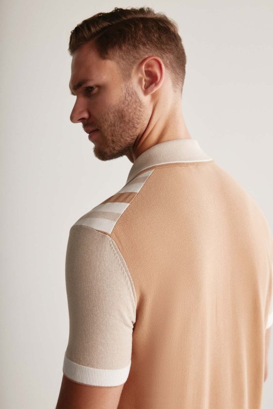 Fermuar Detaylı Çizgi Desen Krem Rengi Triko Polo