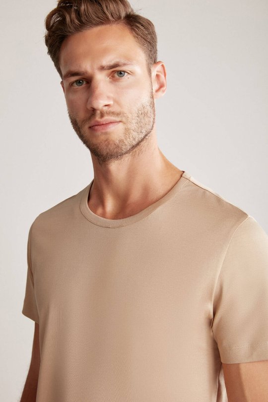 Kum Rengi Bisiklet Yaka Basic T-Shirt