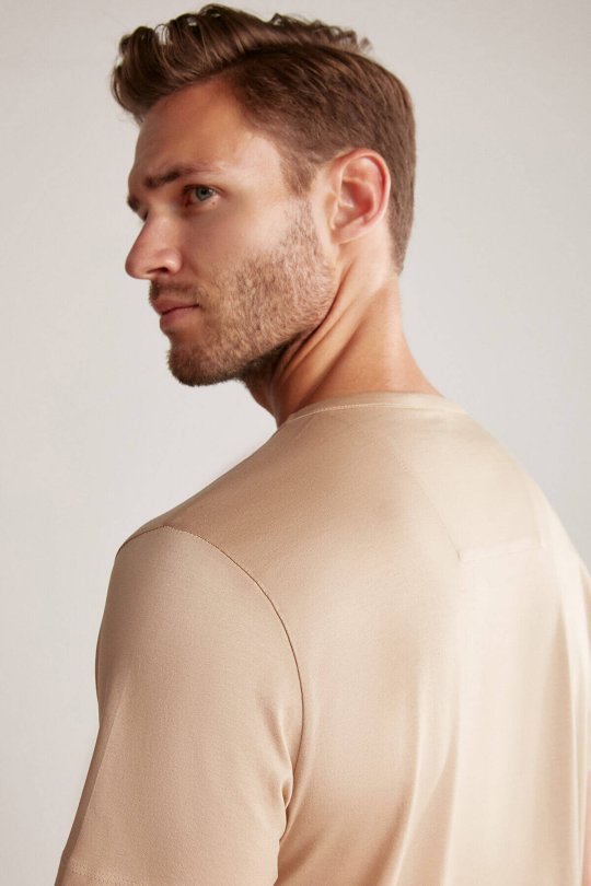 Kum Rengi Bisiklet Yaka Basic T-Shirt